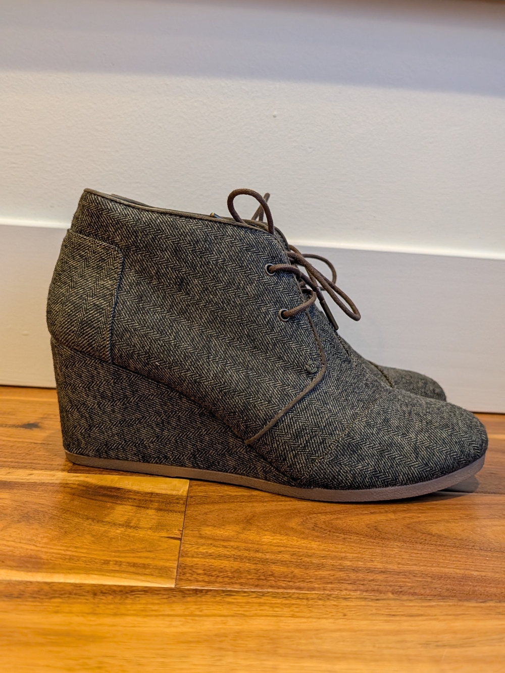 TOMS Lace up Herringbone Bootie - SIZE 12